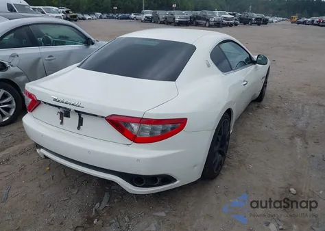 2008 Maserati Granturismo z USA, uszkodzony, nr VIN ZAMGJ45A380037572